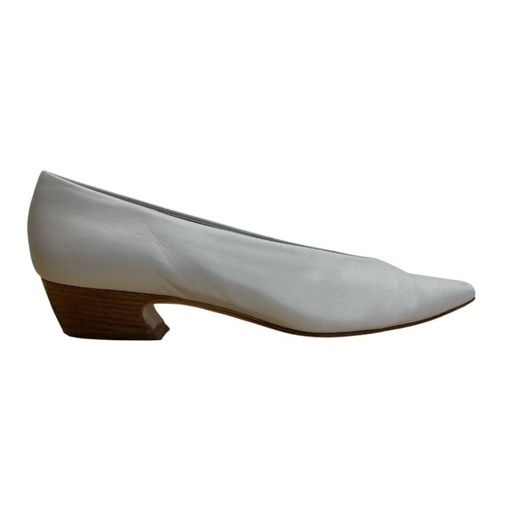 Via Spiga Off White Calf Leather Pina Pointed Toe Low Kitten Heel Pumps Sz 8.5M - Picture 1 of 9